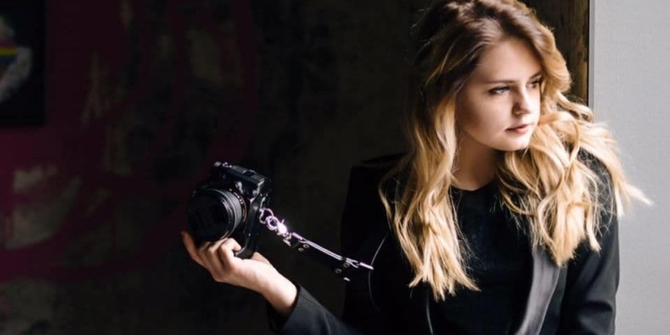 Выпускница николаевской школы стала фотографом Каннского кинофестиваля