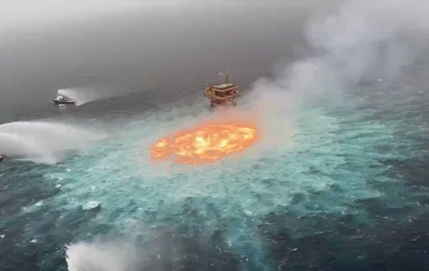 "Портал в ад": в сети показали пугающее видео пожара в Мексиканском заливе (ВИДЕО) 1