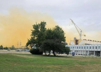 В Ривне взрыв на химзаводе с выбросом нитрозных газов – оранжевое облако расширяется (ФОТО, ВИДЕО)