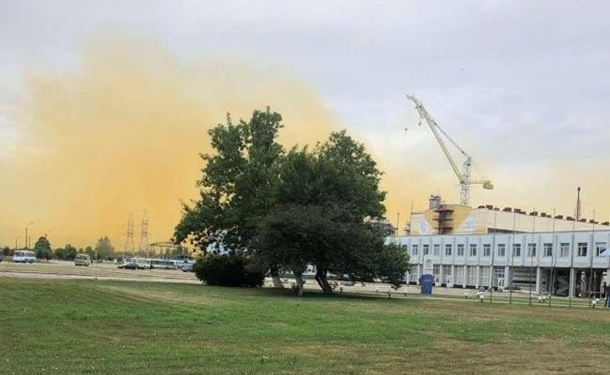 В Ривне взрыв на химзаводе с выбросом нитрозных газов – оранжевое облако расширяется (ФОТО, ВИДЕО)