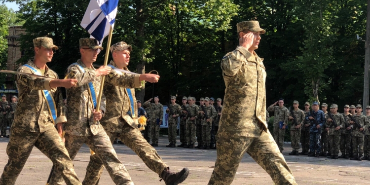 В Николаеве на верность украинскому народу присягнули матросы-«срочники» (ФОТО)