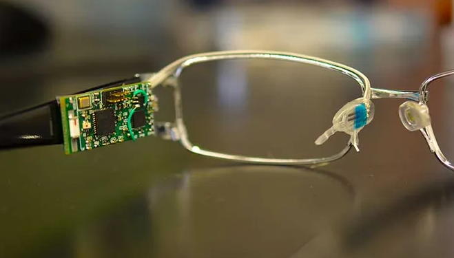 Разработаны очки для диабетиков, измеряющие уровень сахара