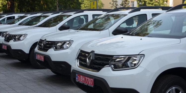 В Николаеве передали 10 Renault Duster для сельских амбулаторий (ФОТО)
