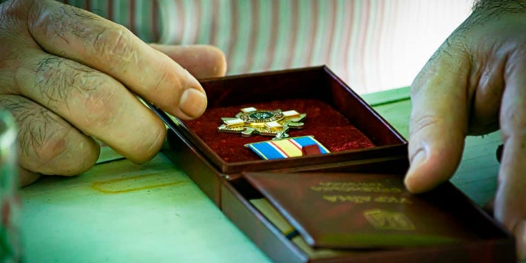 На Николаевщине семьям погибших морпехов вручили ордена “За мужество” III степени (ФОТО)