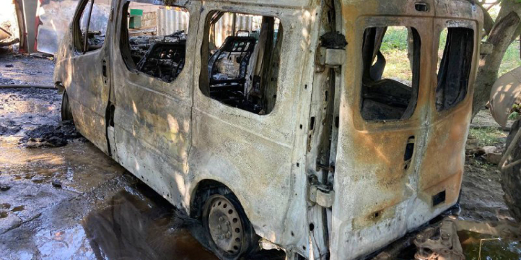 В Николаевской области потушили еще 2 горевших автомобиля и частный магазин (ФОТО)