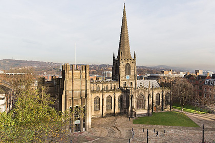 Жительница Уэльса вернула в библиотеку взятую 300 лет назад книгу