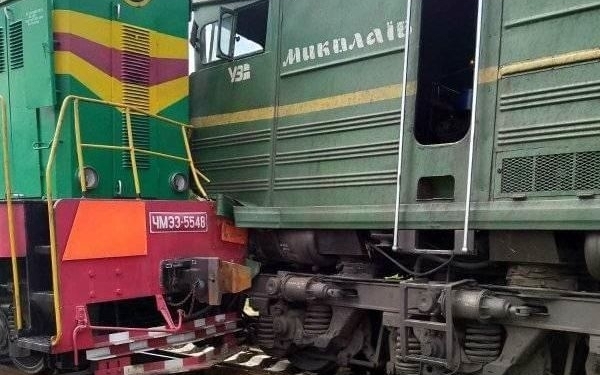 На станции Николаев столкнулись два тепловоза: один из машинистов был пьян