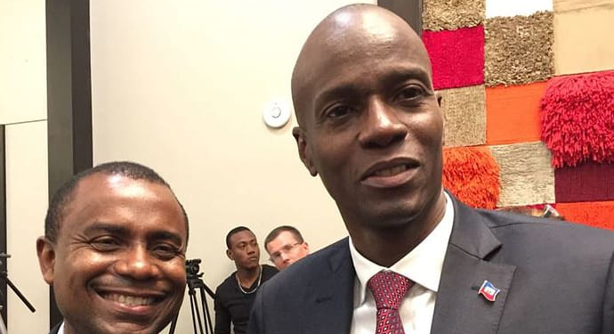 На Гаити застрелили президента с женой