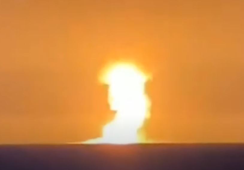 Взрыв в Каспийском море. SOCAR отрицает аварию, ученые выдвинули свою версию (ВИДЕО) 1