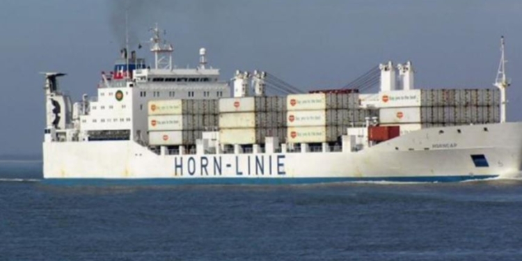 Судно с украинскими моряками осталось без топлива в Аденском заливе. Из-за жары один умер