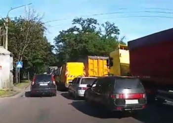 Николаев забит фурами, третье решение исполкома не выполняется, как и первые два (ВИДЕО)