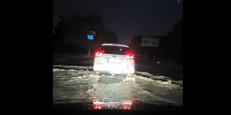 Варваровку затопило, мост через Южный Буг тоже (ВИДЕО)