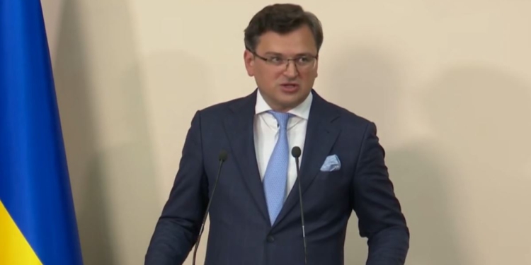 Впервые за 30 лет Украина получила стратегию внешнеполитической деятельности, – Кулеба на СНБО (ВИДЕО)