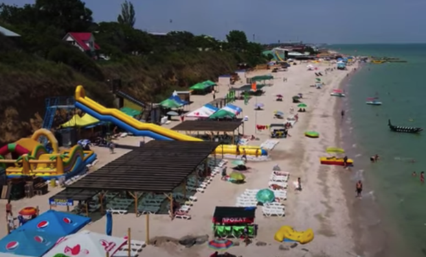 На украинском курорте убило током оператора водного аттракциона