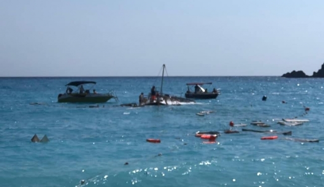 В Турции затонул прогулочный катер с туристами. Погиб ребенок, пострадали взрослые (ВИДЕО)