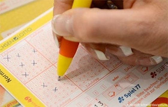 Немка полтора месяца носила в сумочке лотерейный билет, выигравший 33 млн.евро