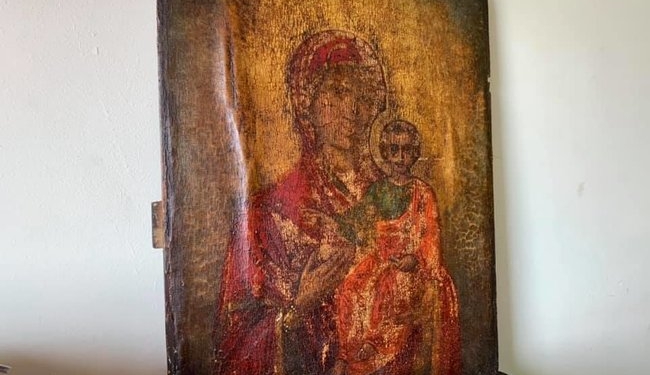 Из Украины в США пытались отправить старинную икону Смоленская Богородица – под видом разделочной доски (фОТО)