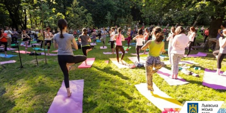 Намасте. Во Львове стартовал 21-дневный фестиваль йоги (ФОТО, ВИДЕО)