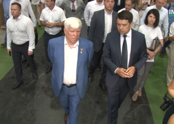 Спикер Разумков в Николаеве посетил судостроительный завод “НИБУЛОН” (ФОТО, ВИДЕО)