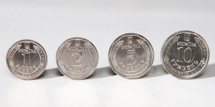 Нацбанк переделает монеты в 1 и 2 гривни – люди их не видят