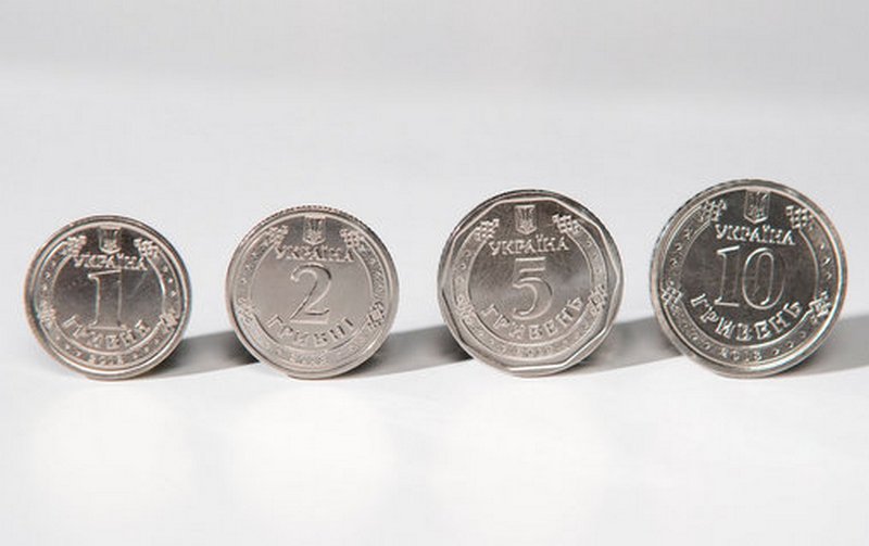 Нацбанк переделает монеты в 1 и 2 гривни - люди их не видят 1