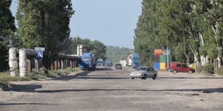 В Николаеве спешно подлатали улицу Новозаводскую, чтобы вывести туда часть грузовиков