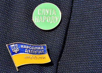 Зеленский собирает “слуг народа” на закрытую встречу: готовится отставка еще двух министров