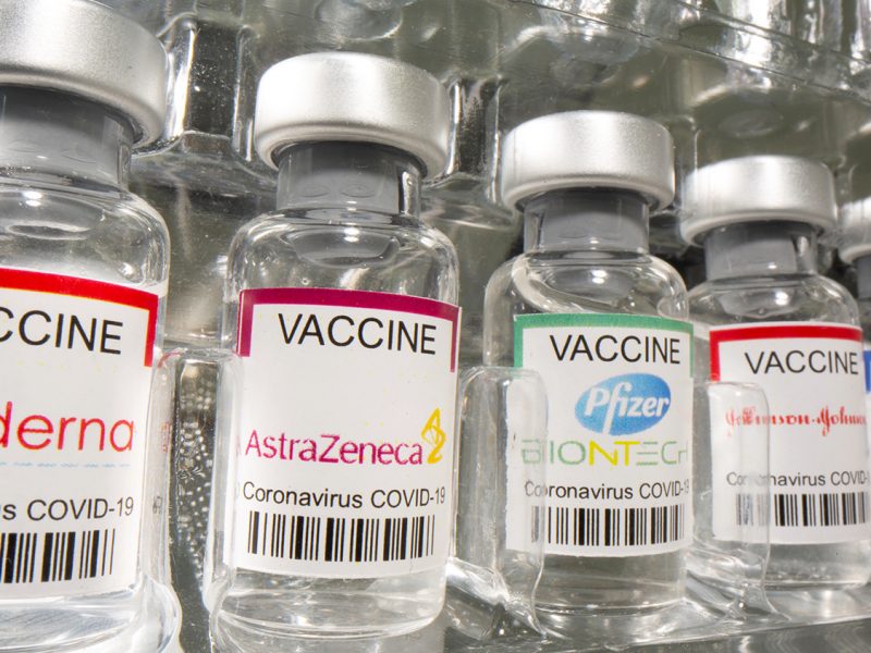 Вакцинацию против COVID-19 продолжают в относительно безопасных регионах – Минздрав