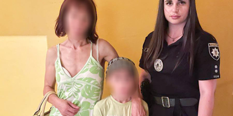 Неравнодушные граждане помогли полицейским вернуть матери 9-летнего мальчика, который потерялся в центре Николаева (ФОТО)