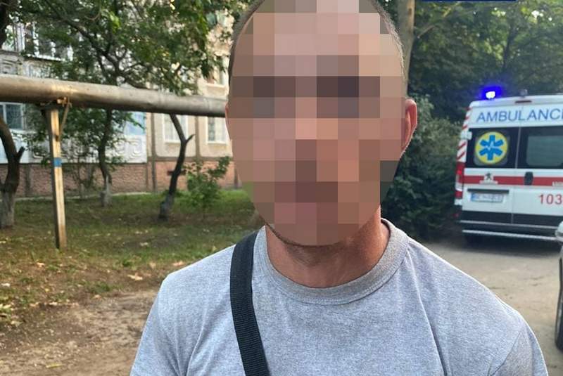 В Корабельном районе Николаева патрульные задержали мужчину в крови и с ножом (ФОТО) 5