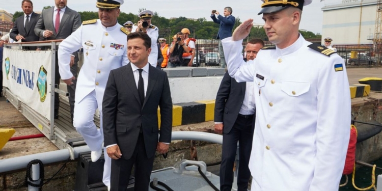 США в 2022-м начнут передачу Украине скоростных боевых катеров Mark VI – для их базирования готовят локацию