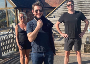 Миссия оказалась выполнима: Том Круз посадил свой вертолет в саду английской семьи, потому что опаздывал (ФОТО)