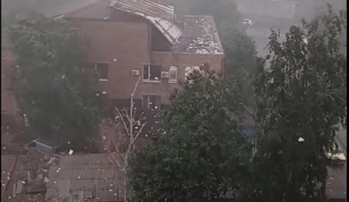 В Первомайском райсуде на Николаевщине установлен особый режим работы – там вчера сорвало крышу (ДОКУМЕНТ, ВИДЕО)
