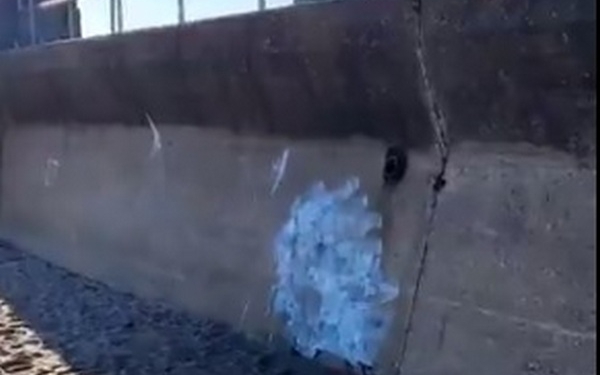 В Британии уничтожили один из рисунков Бэнкси – местные жители расстроены (ВИДЕО)