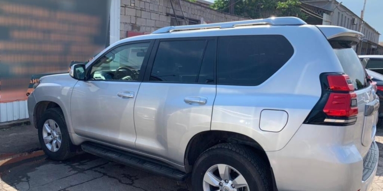 В Николаеве ночью угнали серебристую Toyota Land Cruiser Prado (ФОТО)