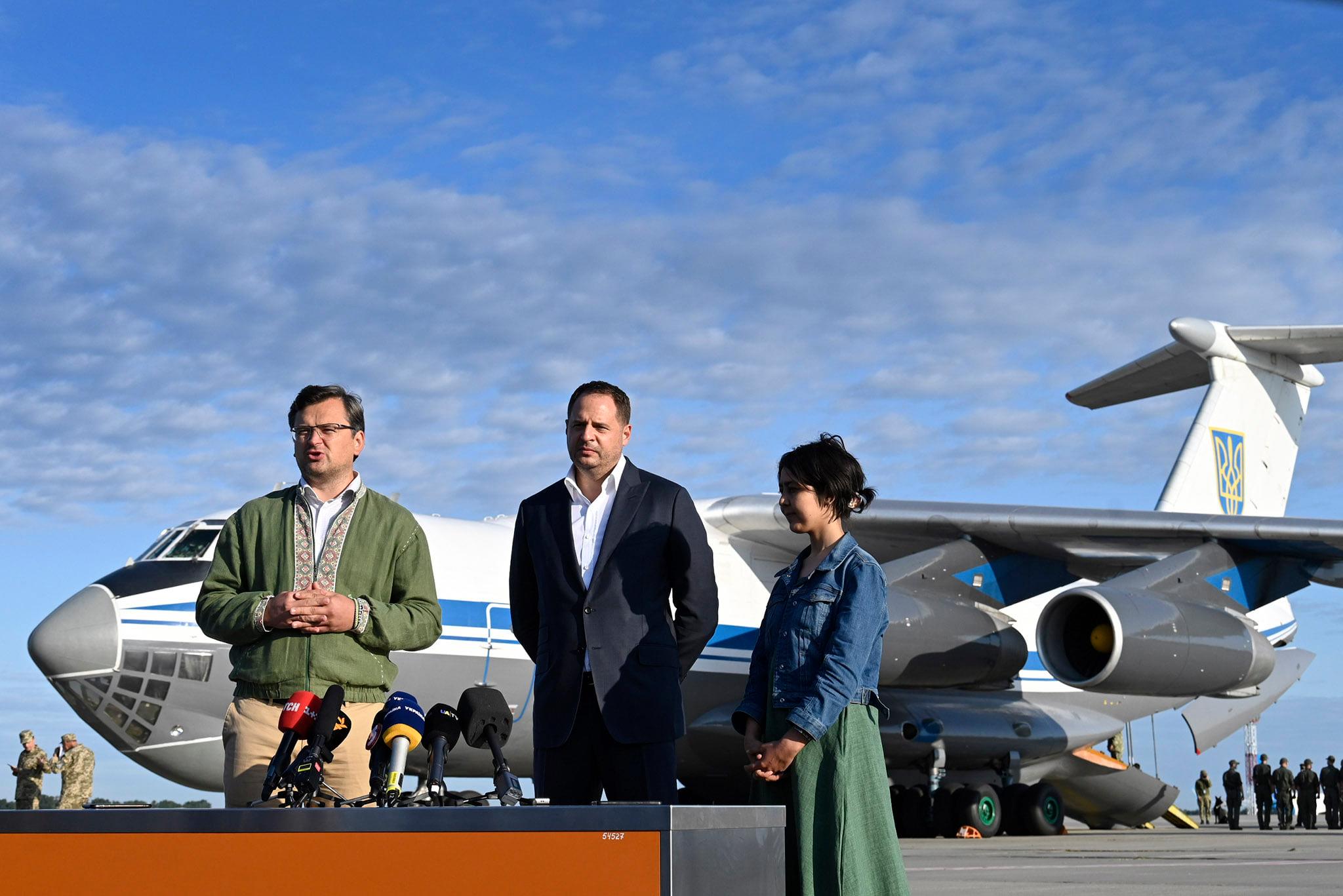 Вывезли не всех: из Кабула в Киев прилетел пока только 31 украинец