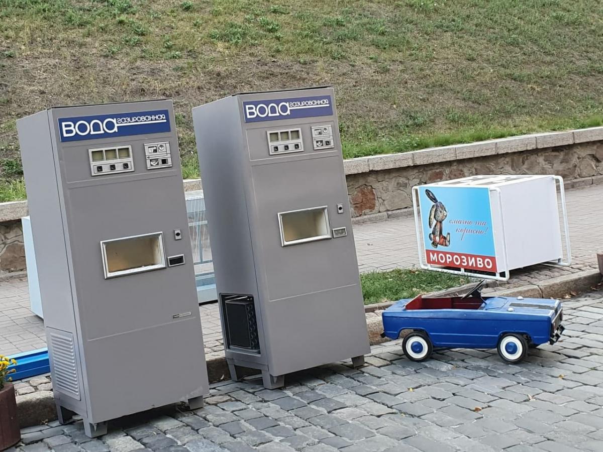 Нацкорпус снес декорации “совка”, которые закрывали мемориал Небесной сотни.  Кличко сказал, что не разрешал “устроить 95 квартал” (ФОТО, ВИДЕО)