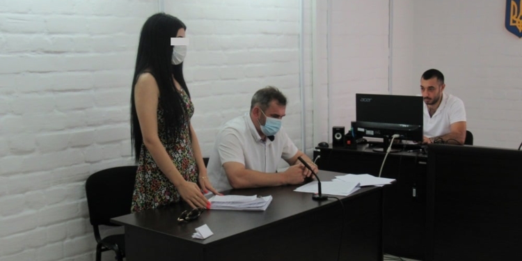 В Николаеве избрали меру пресечения работнице вуза, подозреваемой в подделке диплома для другого человека (ФОТО)