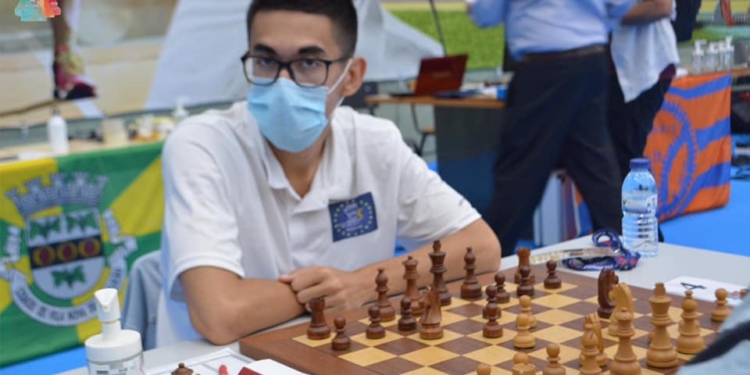 Николаевский шахматист одержал победу в международном турнире в Португалии (ФОТО)