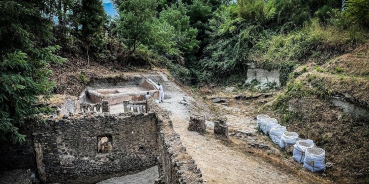 В древних Помпеях нашли гробницу богача и бывшего раба, прославившегося постановками пьес на греческом языке (ФОТО)