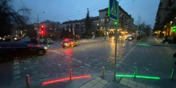 В Николаеве появился пешеходный переход с такой подсветкой, которой еще не было