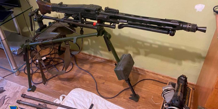 Два пулемета, 7 пистолетов, тысячи патронов, – СБУ выявило подпольную оружейную мастерскую на Николаевщине (ФОТО)
