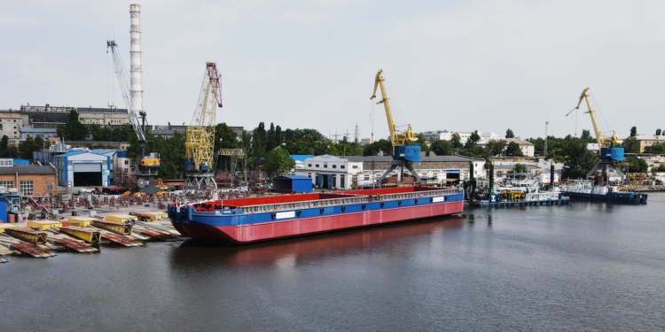 “НИБУЛОН” спустил на воду первое несамоходное судно новой серии (ФОТО)