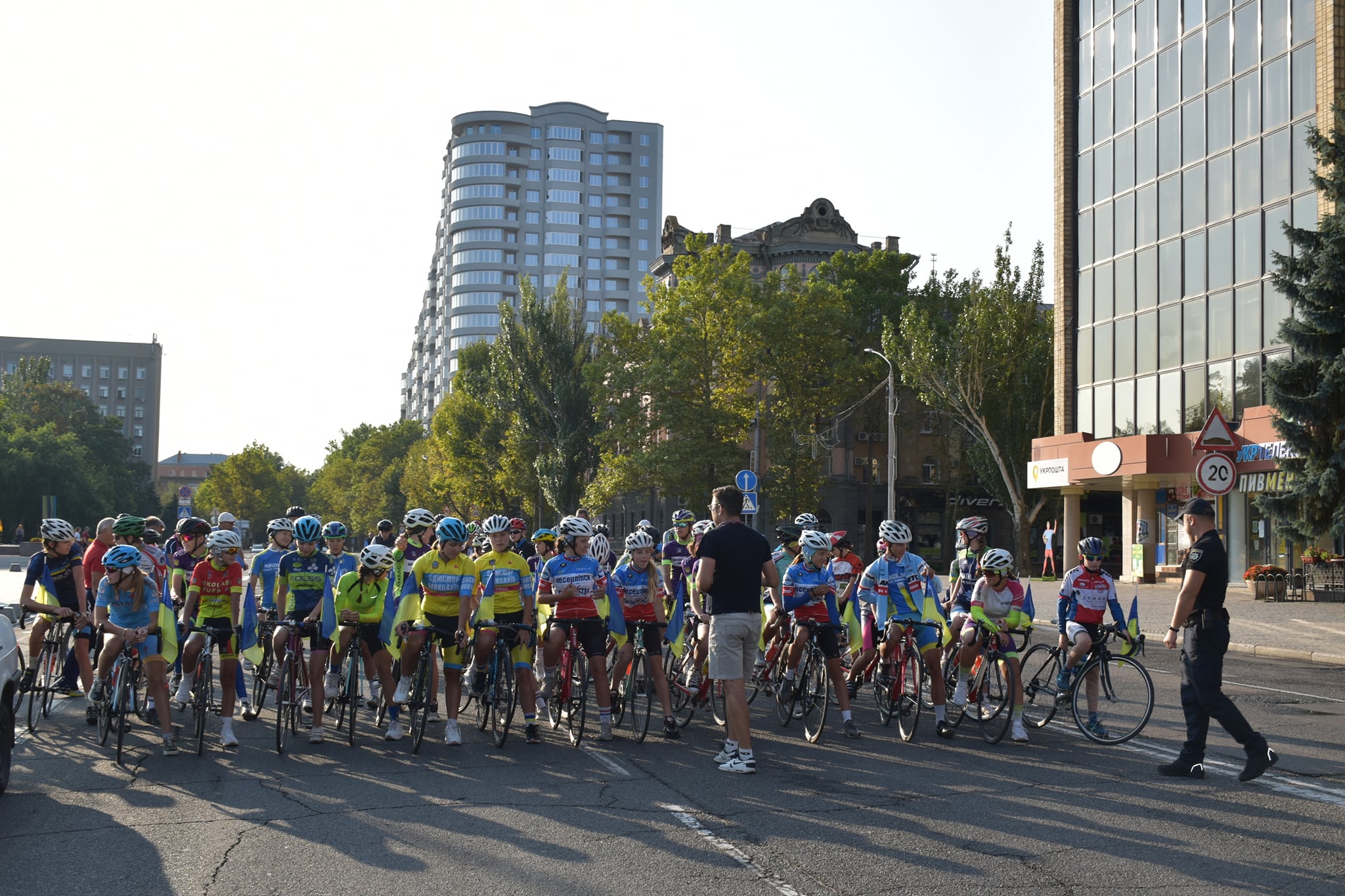 От большого флага до самого большого: в Николаеве прошел патриотический велопробег (ФОТО)