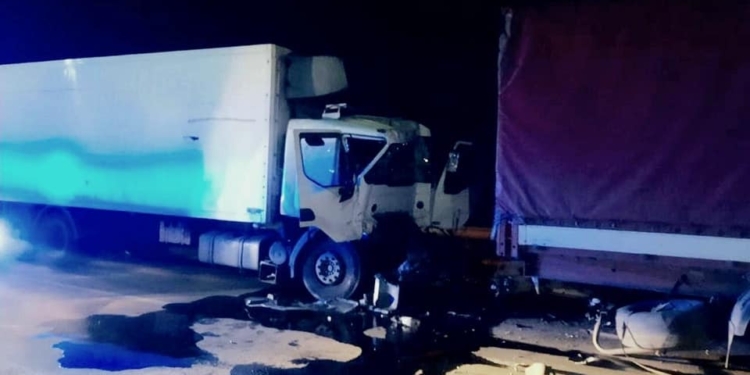 В Николаеве водитель одной фуры врезался в другую фуру и погиб. Его пассажир – в больнице с травмами (ФОТО)