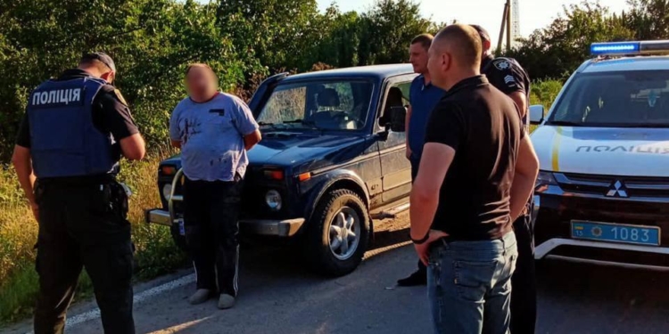 На выезде из Нового Буга полицейские задержали убийцу – он зарезал соседа (ФОТО)