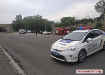 В Николаеве «заминировали» понтонный пешеходный мост – полиция перекрыла движение (ФОТО)