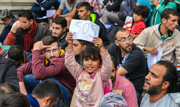 Вал мексиканских мигрантов захлестнул южную границу США