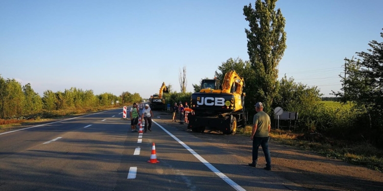 На  Николаевщине начался ремонт дороги между Вознесенском и Южноукраинском (ФОТО)
