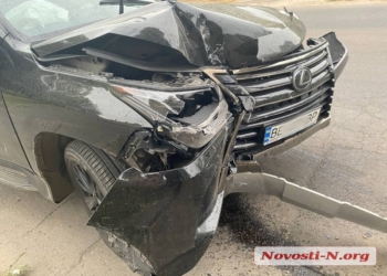 В Николаеве автомобиль депутата облсовета Кормышкина попал в ДТП